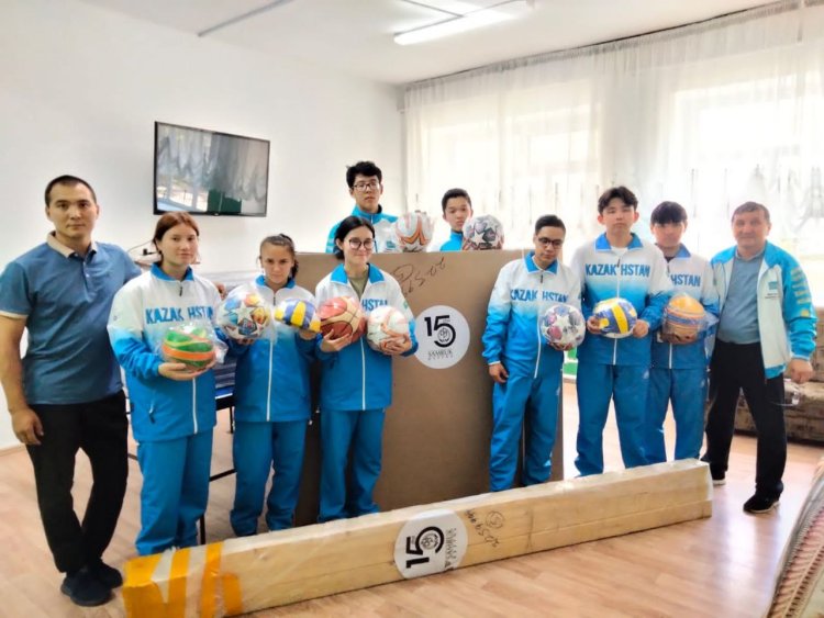 Павлодарским школам-интернатам подарили спортивный инвентарь
