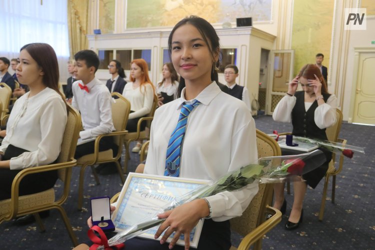 Лучшие школьники Павлодарской области получили премии