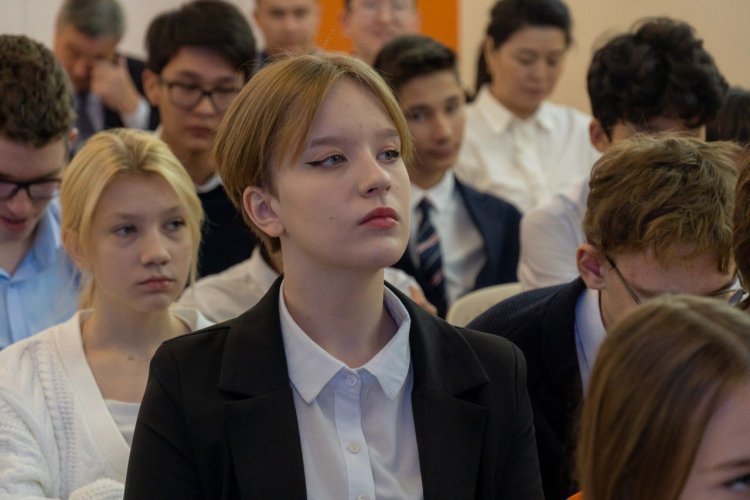 Павлодарским школьникам рассказали о важности сохранения единства
