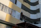 Павлодарда әйел үшінші қабаттан құлап кетті