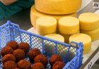 Жители Павлодарской области тратят на питание менее половины своих доходов