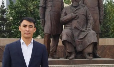 Павлодарский журналист подарил московскому музею ценный экспонат