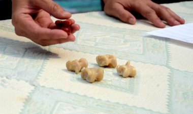Павлодар облысында балалар бір уақытта асық ойнайды