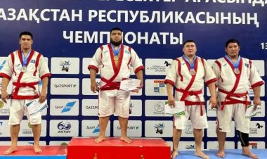 Павлодарлық палуан қыздар қоржынға күміс салды