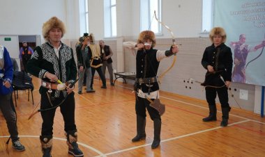 Павлодар облысының діни қызметкерлері садақ атудан жарысты