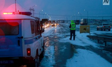 Павлодарлық полицейлер көлігі сынған азаматқа көмектесті