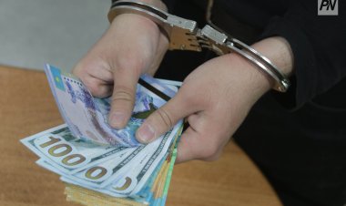 Екібастұзда ауруханада жатқан әйел көршісінің қомақты қаржысын ұрлаған