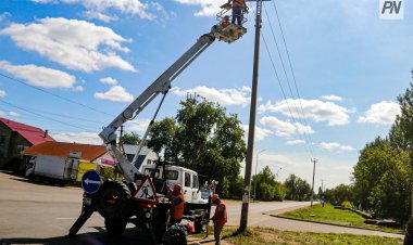 В Павлодарской области сильный ветер повалил электроопоры