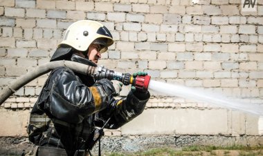 В Павлодаре потушили заброшенный дом