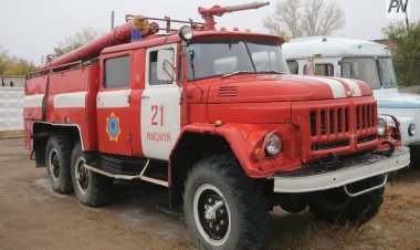 Павлодарские огнеборцы потушили пожар на заводе