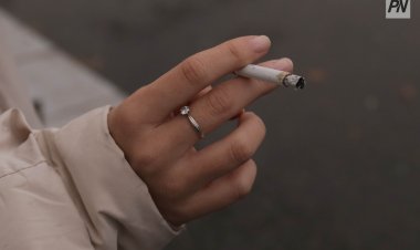 Павлодарда көшеде темекі сұрап мазаны алған әйел жауапқа тартылды