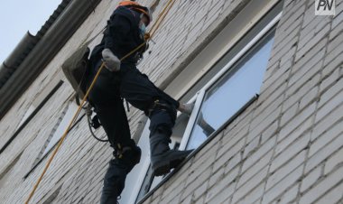 Екібастұзда құтқарушылар қарт әйелге көмектесті