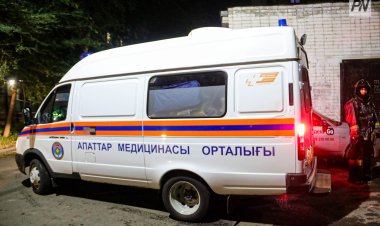 Ақсуда ер адам үйінді астында қалып қойған