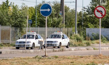 Қазақстанда жүргізуші куәлігін алу емтиханындағы шектеулер алынып тасталмақ