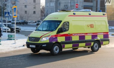 В Павлодаре женщина выпала из многоэтажки