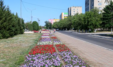 В Павлодаре для студентов и школьников началось трудовое лето