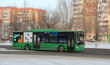 Павлодарских пожарных учили тушить электробусы