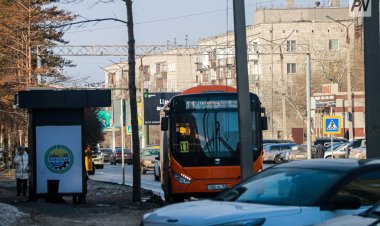 Павлодарда автобус пен жеңіл көлік соқтығысты