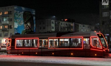 Павлодардың трамвай өткелдеріндегі шұңқырлар уақытша жөнделе бастады