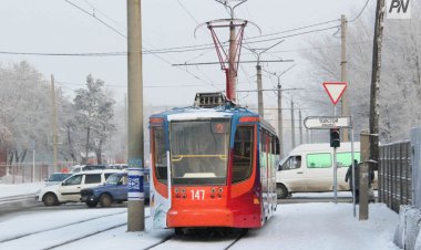 Павлодарда трамвай жүргізушісі адасып кеткен оқушыға көмектесті