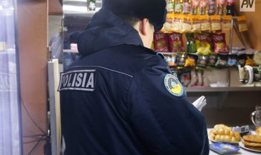 Май ауданында полицейлер заңсыз алкоголь сатқан әйелді ұстады