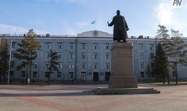 Парковки, дороги и газификация: что обсудил Асаин Байханов в прямом эфире