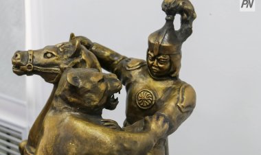 К народным образам прошлого обратилась скульптор из Экибастуза