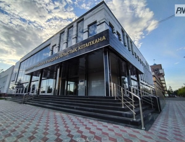 Тайна женской красоты: павлодарская библиотека открыла праздничную выставку