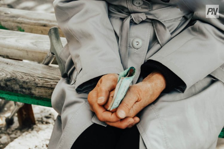 Мас әйел өз иесі емес. Мас әйел өз иесі емес.