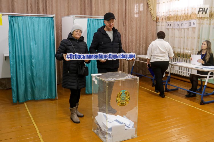 В Шарбакты поощряют семейное голосование на выборах акима района