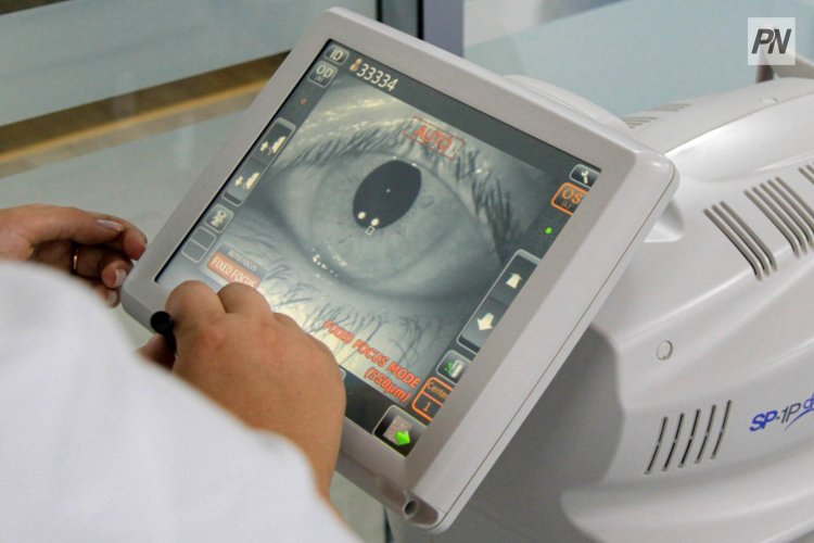 Павлодарские офтальмологи вернули пациентке зрение после тяжелой травмы