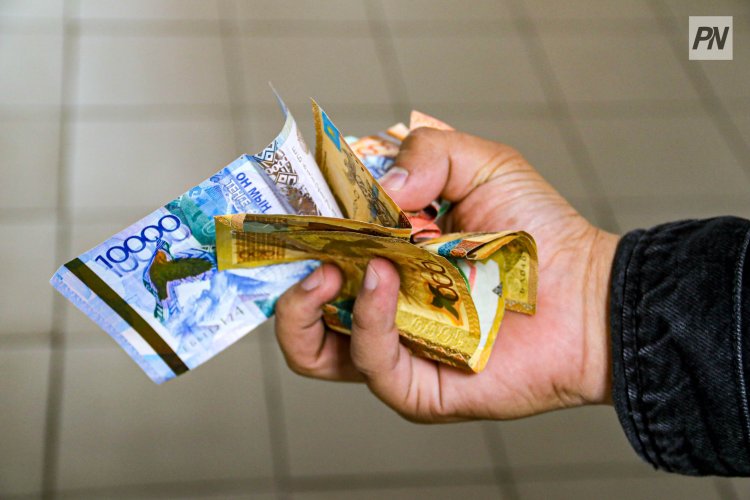 Двух иностранцев в Павлодарской области наказали за нелегальный труд