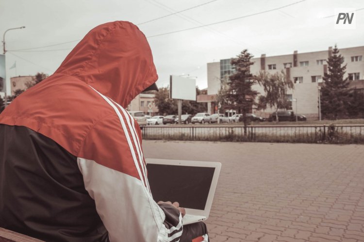 Ақсуда телефон алаяқтарының курьері құрықталды