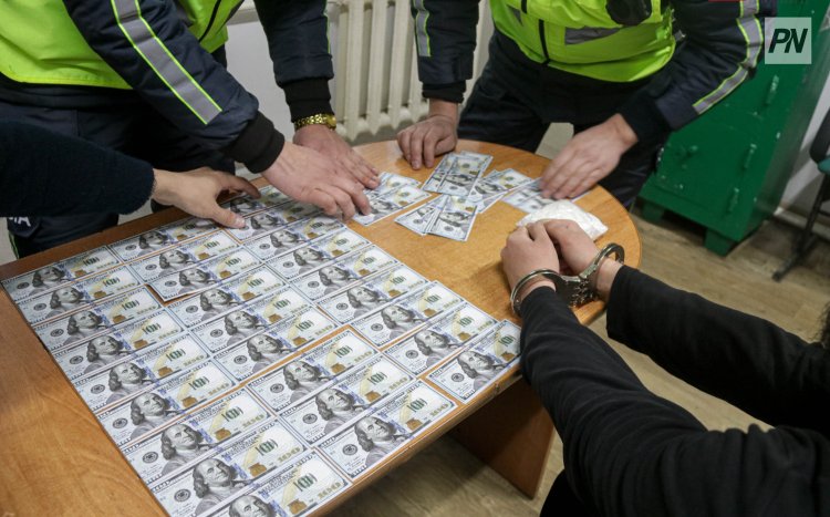 Павлодарда күзетші миллиондарды кастрөлге жасырып қойған