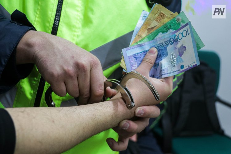 В Павлодаре лжепрокурор вымогал деньги