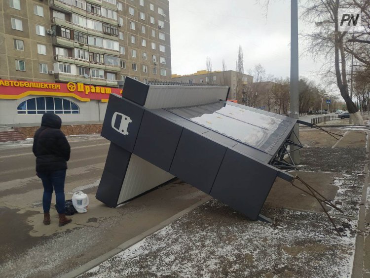 Павлодар облысында қатты желдің салдарын жою жұмыстары жүргізілуде