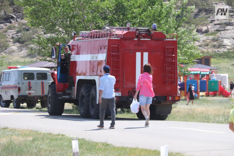 В Павлодаре потушили трансформаторную подстанцию