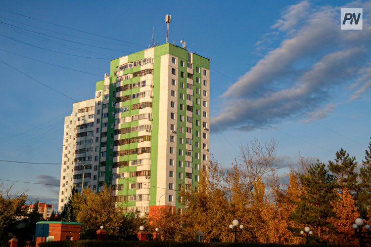 Павлодарда әйел көпқабатты тұрғын үйден құлады