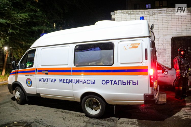 Ақсуда ер адам үйінді астында қалып қойған