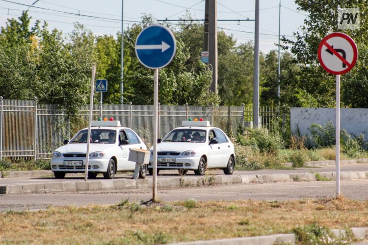 Қазақстанда жүргізуші куәлігін алу емтиханындағы шектеулер алынып тасталмақ