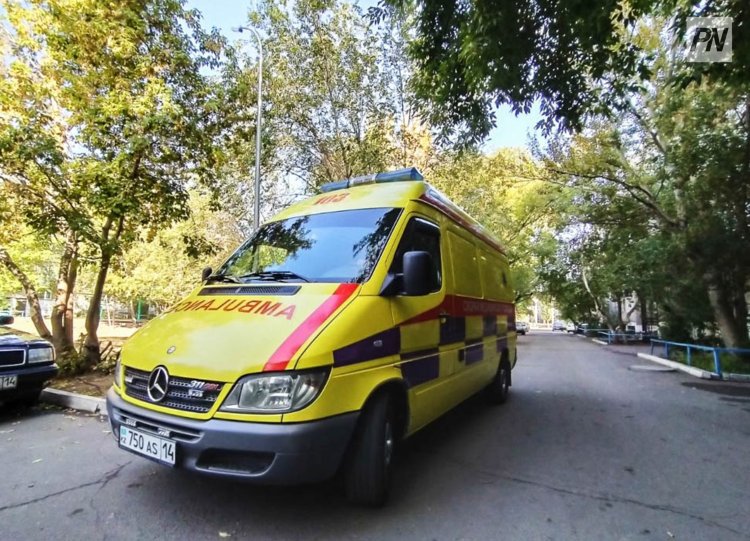 В Павлодаре мальчик пострадал, прыгая по заброшенному зданию