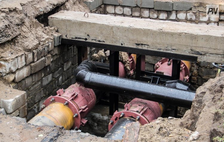 В Экибастузе реконструируют канализационный коллектор