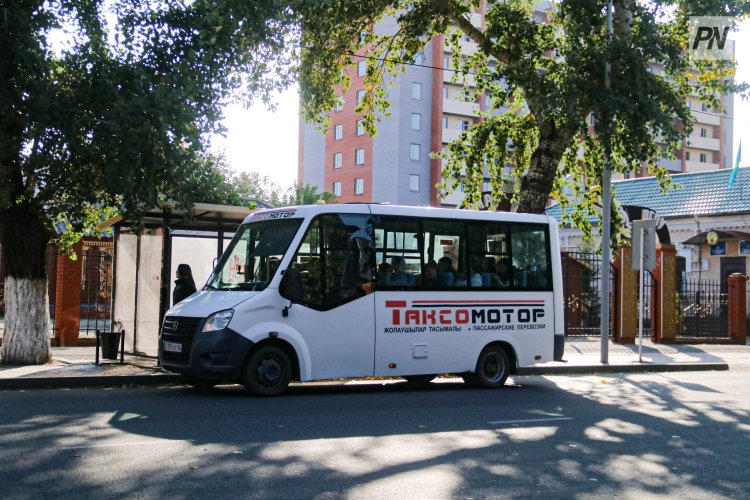 Павлодарда мектеп оқушысын автобустан түсіріп кеткен жүргізуші айыппұл арқалады