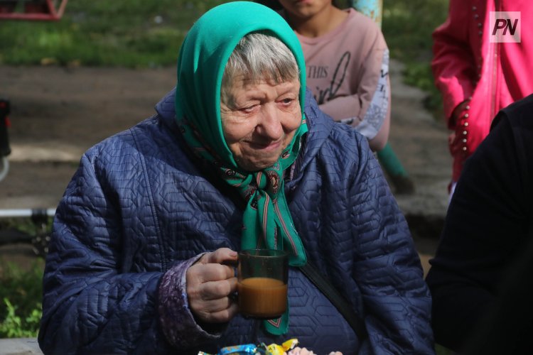 Павлодарлық студенттер қарттар үйіне қамқорлық көрсетті