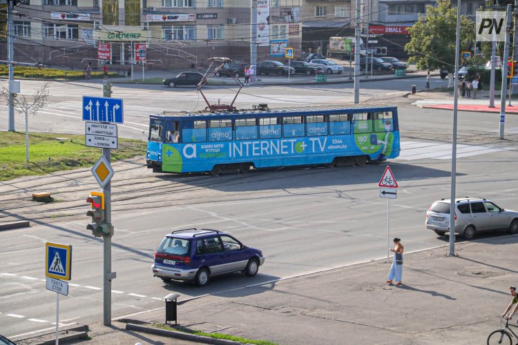 В Павлодаре загорелся трамвай