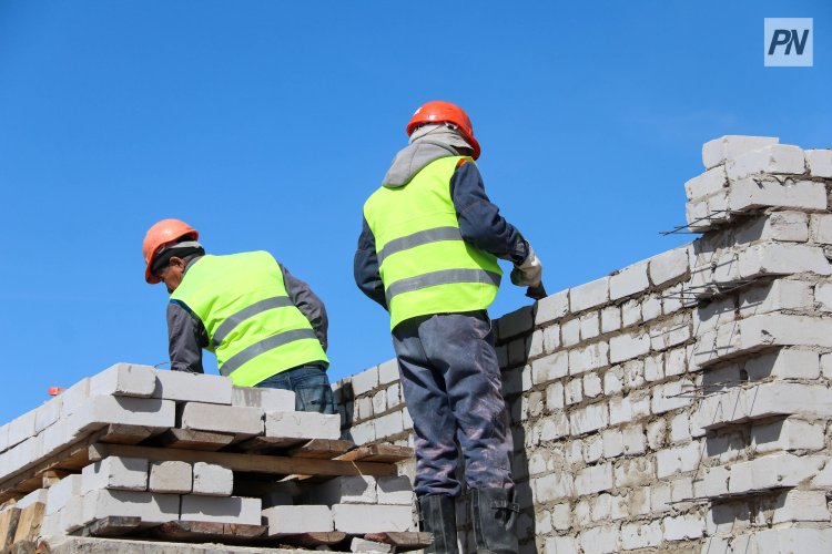 Аққулы ауданында шетелдіктер мектепте заңсыз жұмыс істеген