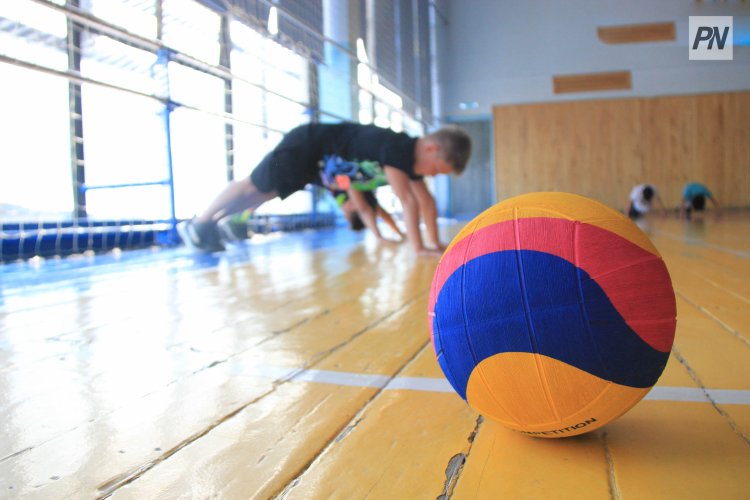 Павлодарда колледж студенттері арасында волейболдан жарыс өтті