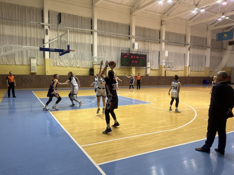 Павлодарские девушки дали бой лучшим баскетболисткам страны