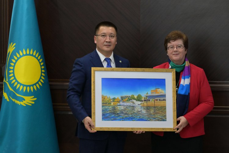 Аким Павлодарской области встретился с послом Германии в Казахстане