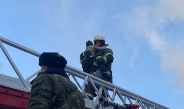 В Павлодаре из горящей квартиры вынесли ребенка